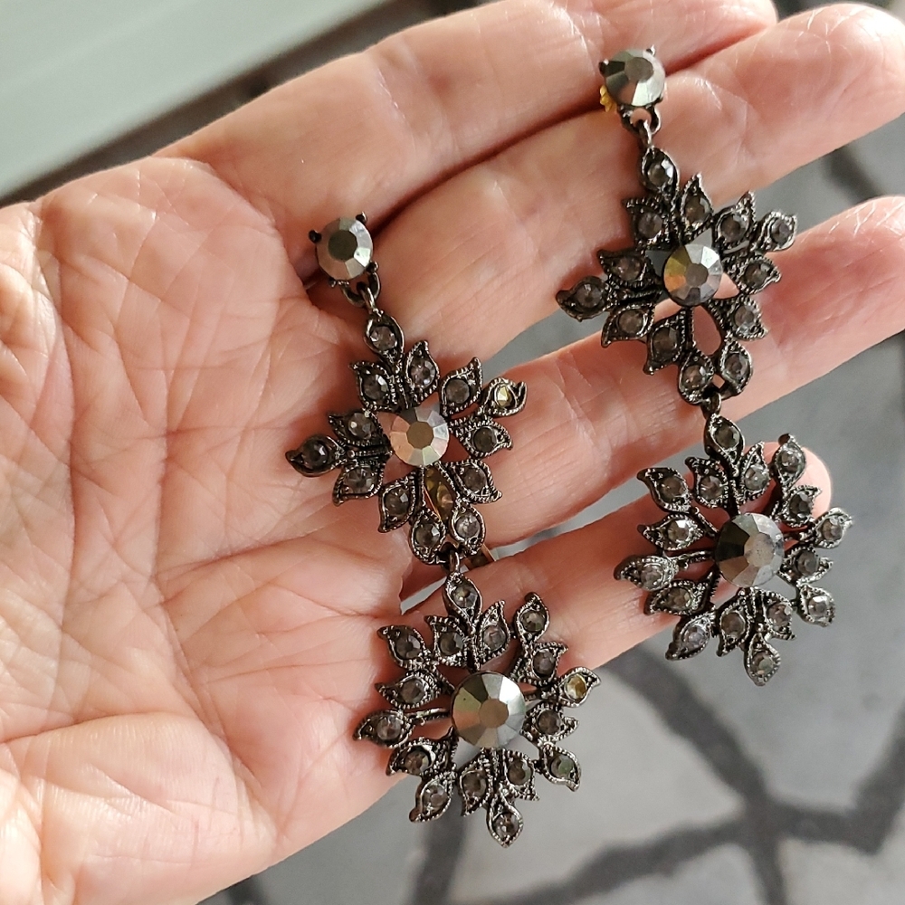 Elegant Black Floral Drop Earrings